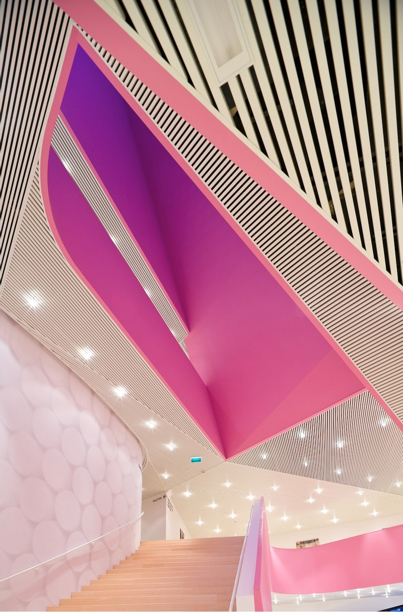 Illustration for article titled Buildings that look like UFO crash landings